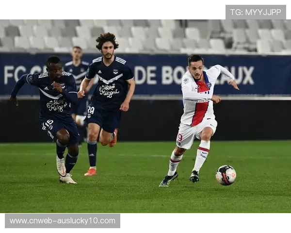 里昂全队线上观看非洲杯决赛,为队长尼亚卡特助威 里昂全队线上观看非洲杯决赛,为队长尼亚卡特助威