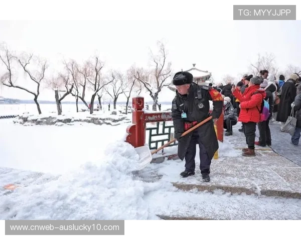 积雪天气影响训练条件，俱乐部合作缓解强度备战挑战